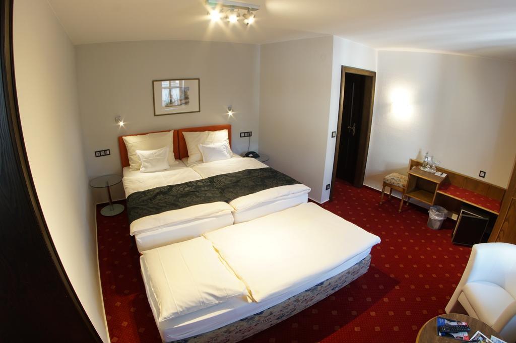 Hotel Zur Post Bernkastel-Kues Rum bild